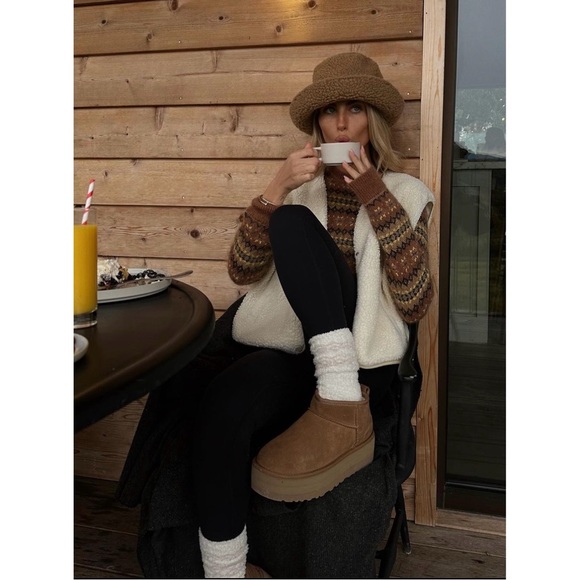 LACK OF COLOR TEDDY BUCKET HAT - CAMEL - Picture 14 of 15